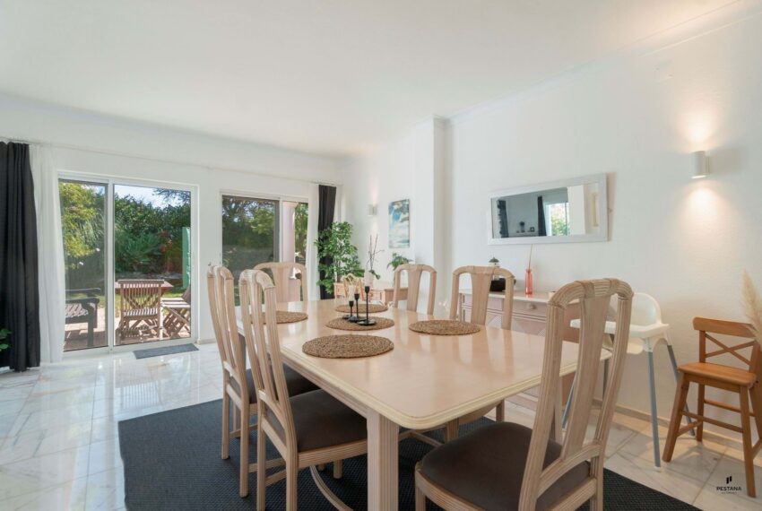 3 bedroom villa dinning room view in Gramacho Golf Resort, Carvoeiro - Algarve