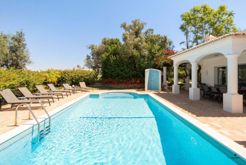 3 bedroom villa pool views in Gramacho Golf Resort, Carvoeiro - Algarve