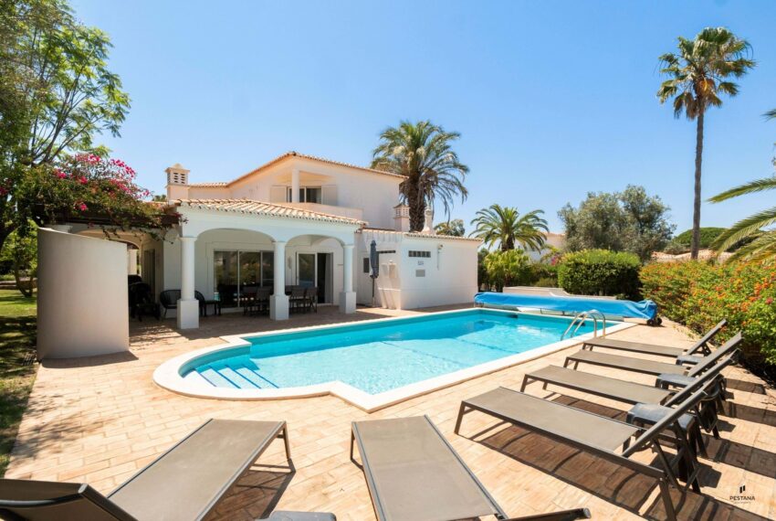 3 bedroom villa with pool view in Gramacho Golf Resort, Carvoeiro - Algarve