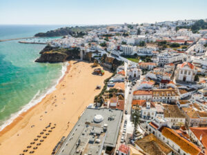 Algarve real estate trends 2025, Algarve Real Estate Trends 2025: Luxury, Sustainability &#038; Investments