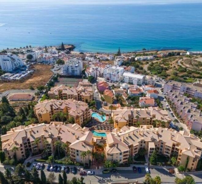 Buy property in the Algarve, Resort Property Praia da Luz – Luxury Apartment for Sale | Ocean Key Property