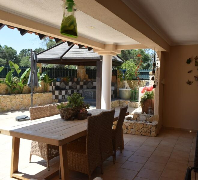 Outdoor eating area