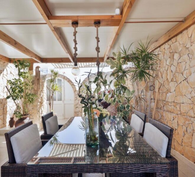 Outdoor dinning